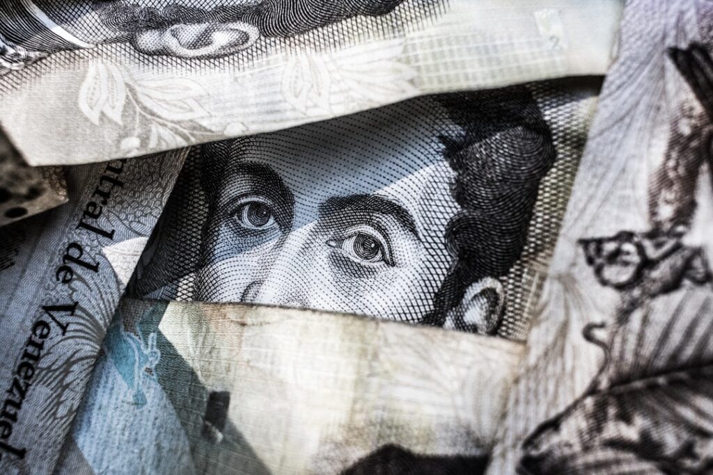 매크로 뉴스에서 - macro monetary policy transition