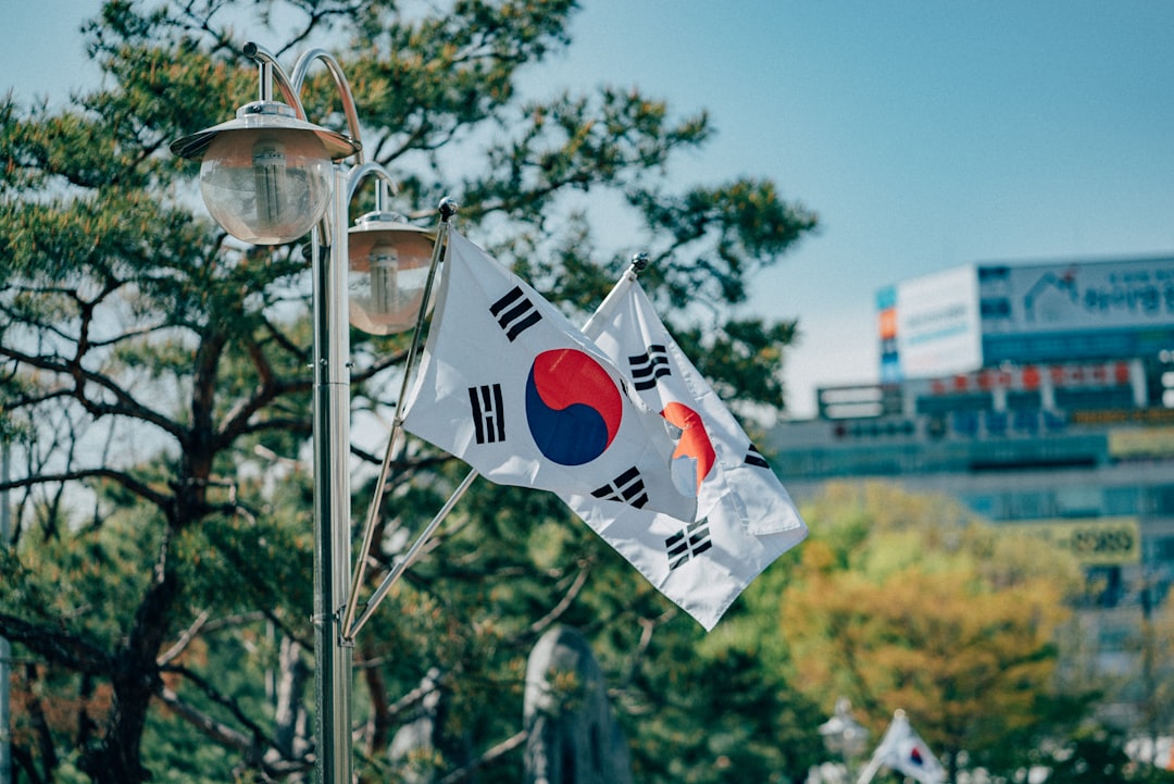 한국 저출생 - 한국 저출생 정책이 안 먹히는 진짜 이유, 국민연금 부담과 교육 갈등 속에서 보는 구조적 한계